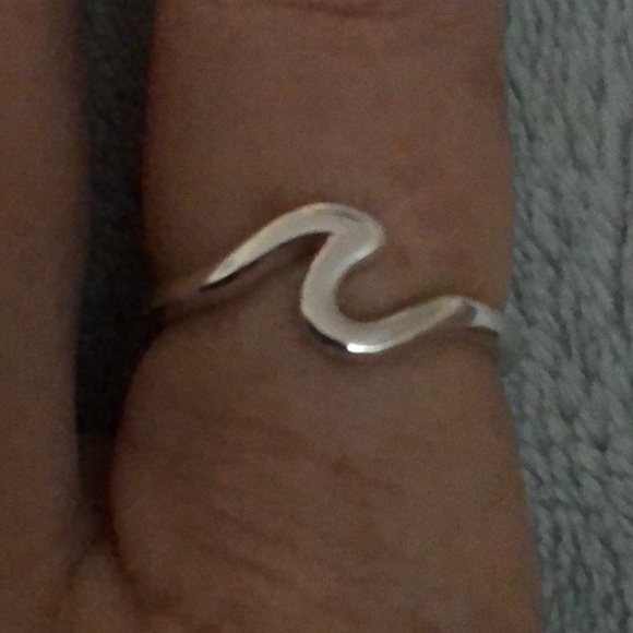 Silver Wave Ring - Picture 2 of 2